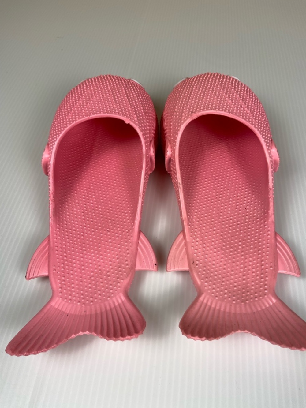 Pink Fish Slides Sandals Women 7-8 Cartoon Shower Pool Beach Slip On EUC - Picture 4 of 7